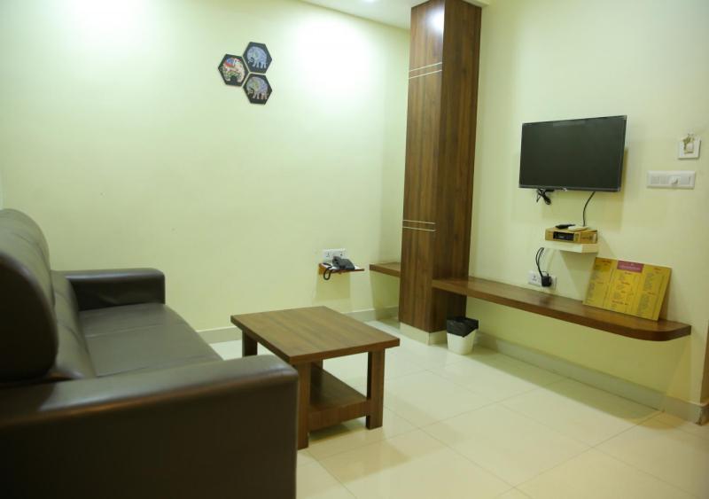 Hotel Maruthi Inn Nirmal  ภายนอก รูปภาพ