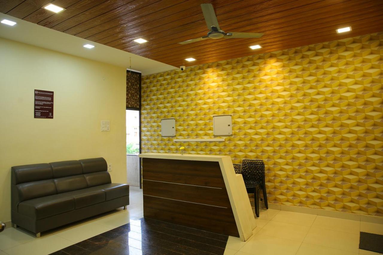 Hotel Maruthi Inn Nirmal  ภายนอก รูปภาพ