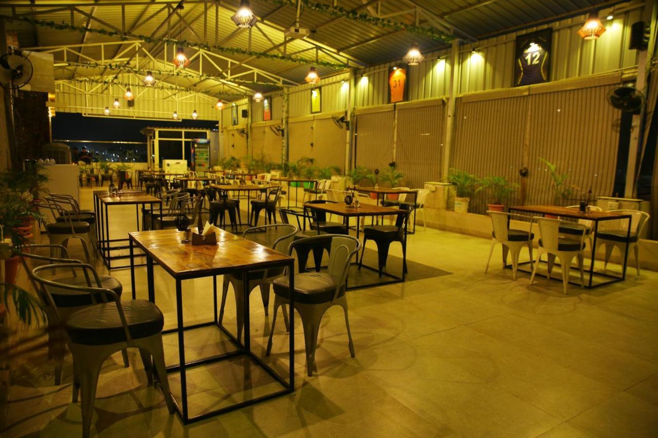 Hotel Maruthi Inn Nirmal  ภายนอก รูปภาพ