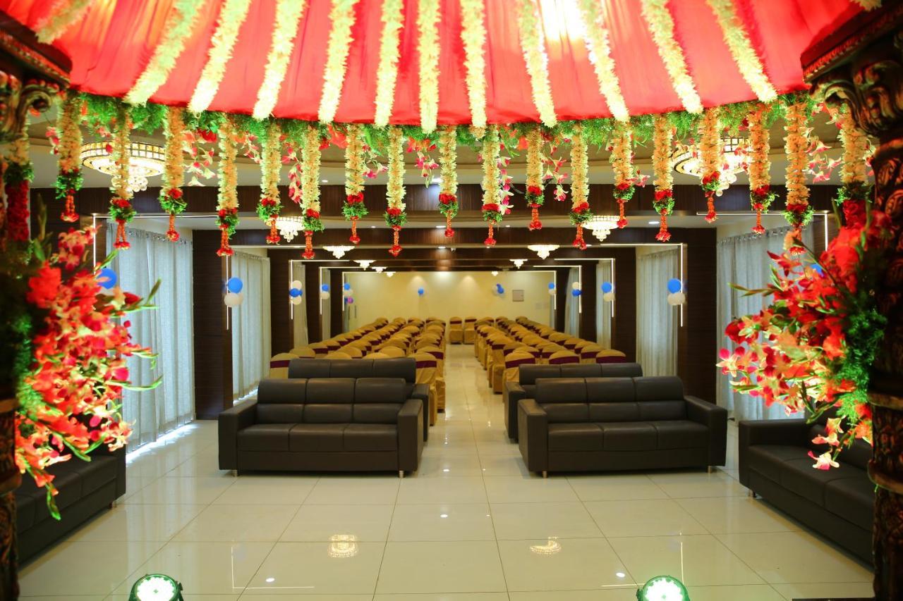 Hotel Maruthi Inn Nirmal  ภายนอก รูปภาพ